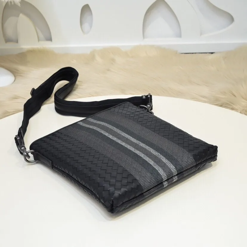 All categories 💚 Top version men’s bags 💚 BV 2024 new BV crossbody bag